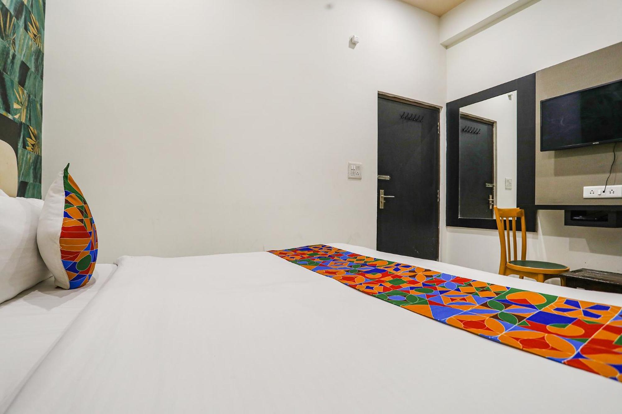 Fabhotel Aaradhya Residency Agra  Bagian luar foto