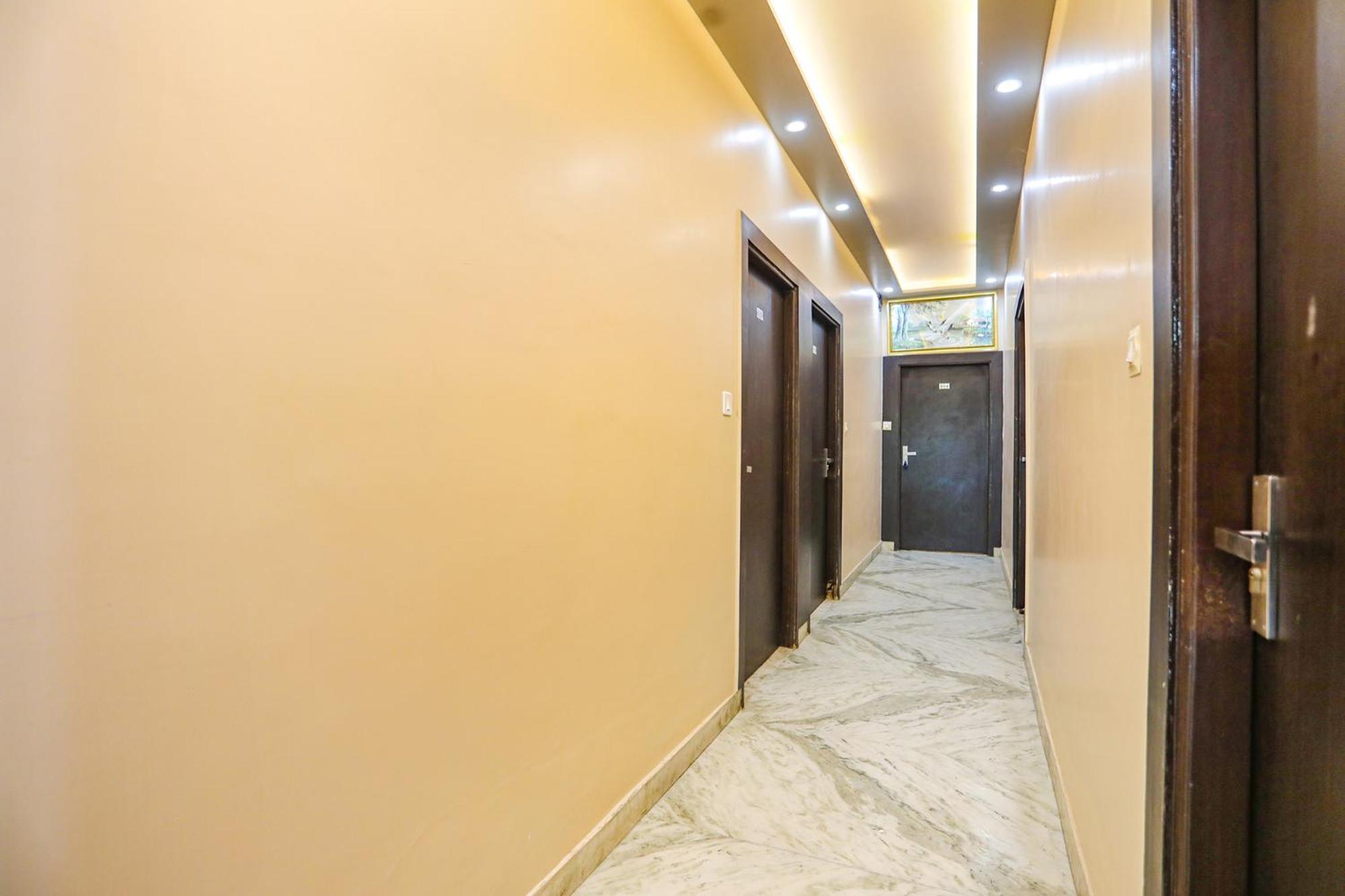 Fabhotel Aaradhya Residency Agra  Bagian luar foto