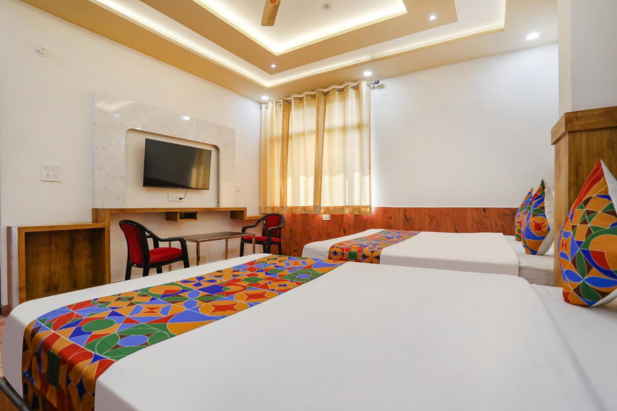 Fabhotel Aaradhya Residency Agra  Bagian luar foto